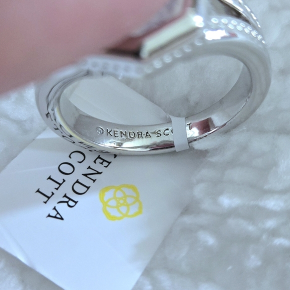 Kendra Scott Lavender💜 "Davie" Intaglio Butterly🦋 Ring💍 - NWT - Picture 8 of 16